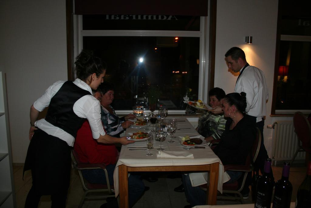 Hotel Admiraal Lanaken Zewnętrze zdjęcie