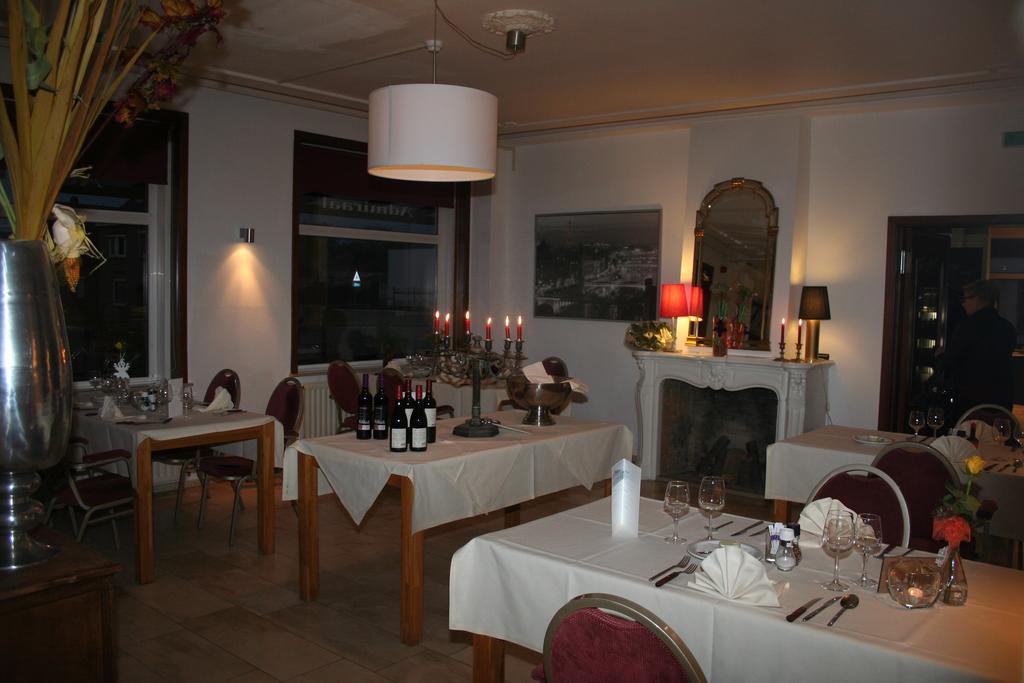 Hotel Admiraal Lanaken Zewnętrze zdjęcie