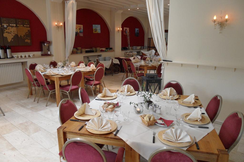 Hotel Admiraal Lanaken Zewnętrze zdjęcie